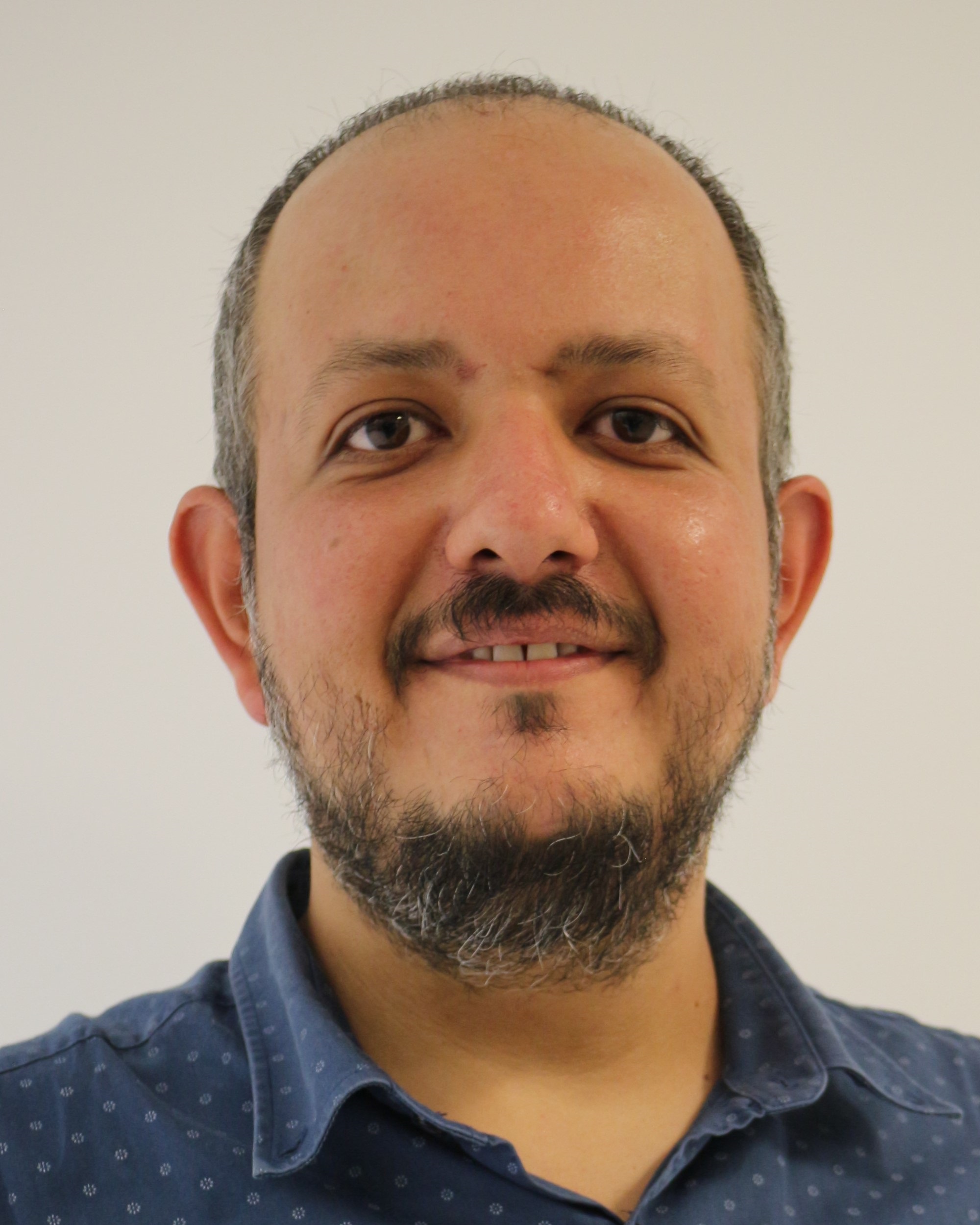 Doç. Dr. Onur Özcan portresi